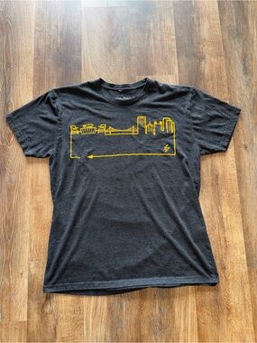 Black/Gray Graphic Crewneck T-Shirt with Yellow Skyline Print